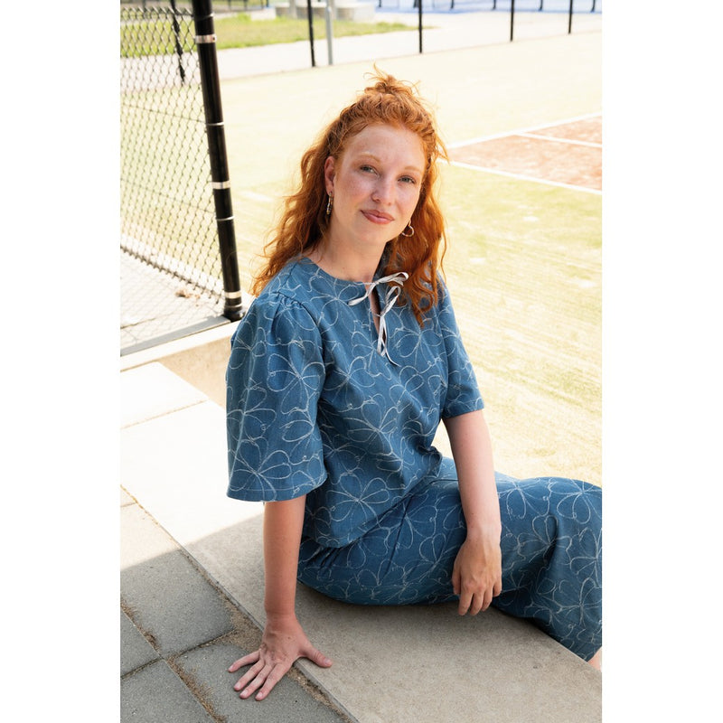 Jeans Baumwolle Webware Stoff Blumen Muster blau