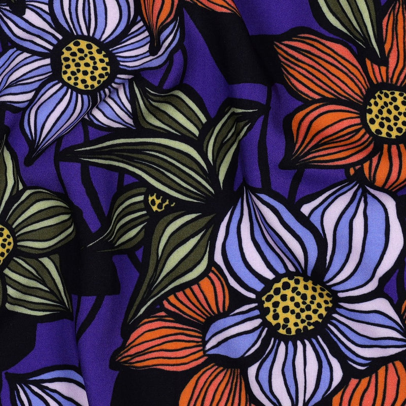 Viskose Ecovero Stoff Webware Blumen lila