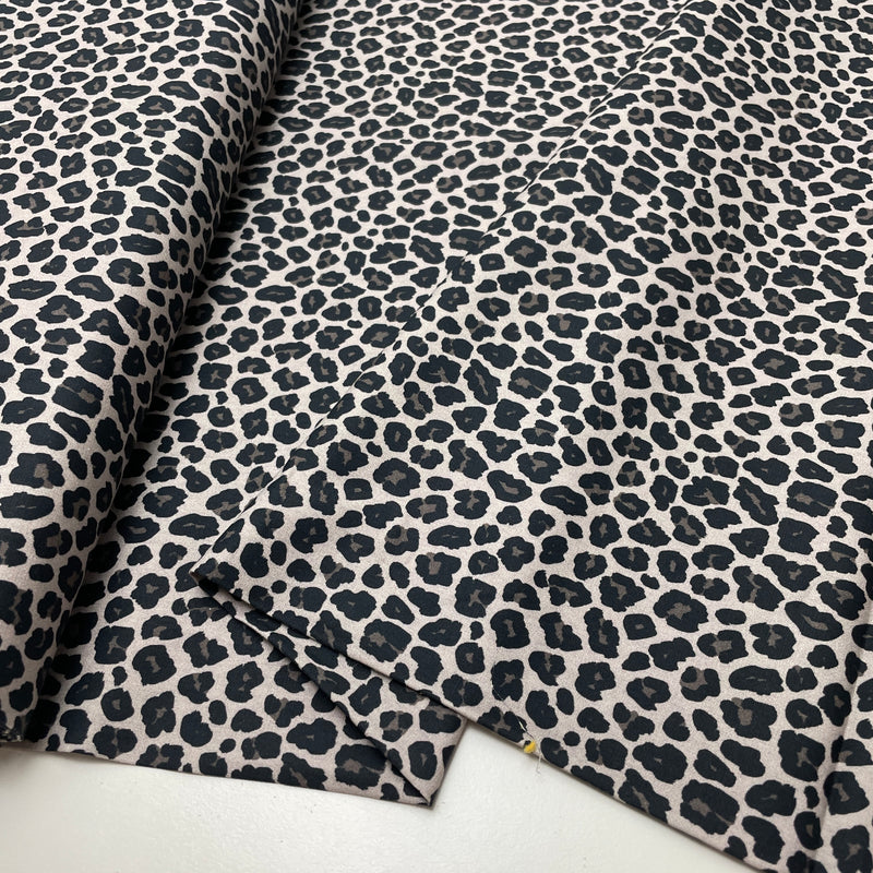 Baumwolle Stoff Leo Muster Swafing Tim schwarz