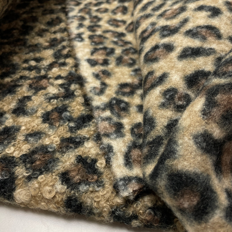 Boucle Stoff Jackenstoff Leo braun