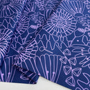 Nerida Hansen Baumwolle Blumen blau flieder