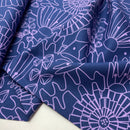 Nerida Hansen Baumwolle Blumen blau lila