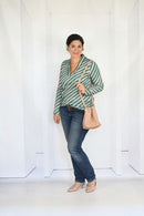 Papierschnittmuster Lillesol & Pelle Shirt mit V-Ausschnitt No. 24