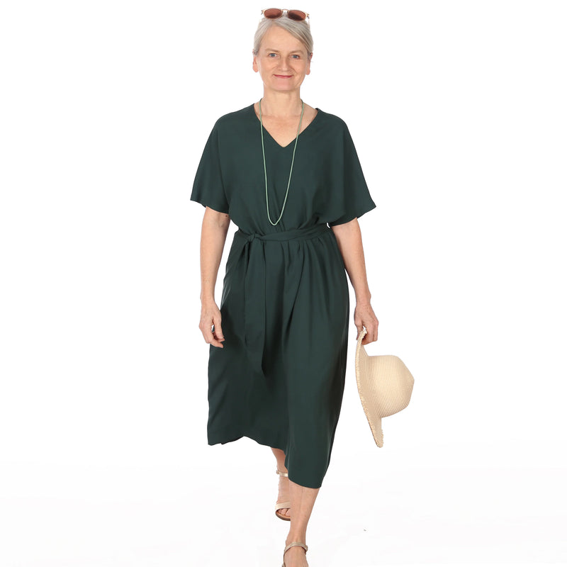 Papierschnittmuster Studio Schnittreif Kleid mit Fledermausärmeln Frau Iva