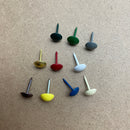 Polsternägel farbig sortiert